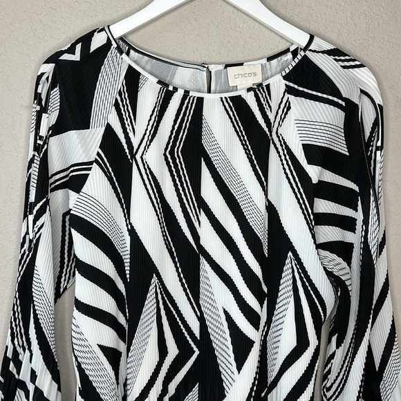 Chico's Fabulous Stripe Pleated Cold-Shoulder Top Size 3 - Picture 3 of 14